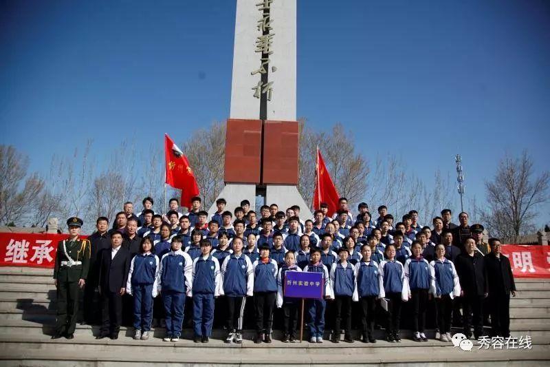 站务司乘接力寻找 乘客背包失而复得